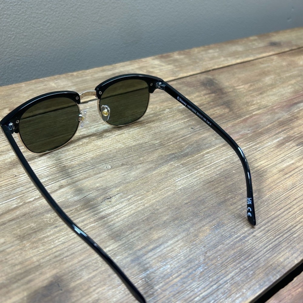 Stylish Disney Black and Gold Women’s Sunglasses - Picture 4 of 5